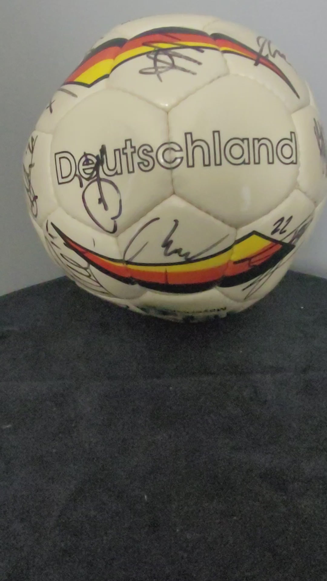 Produktpräsentationsvideo des TSV Alemannia Aachen Vintage Fußballs.