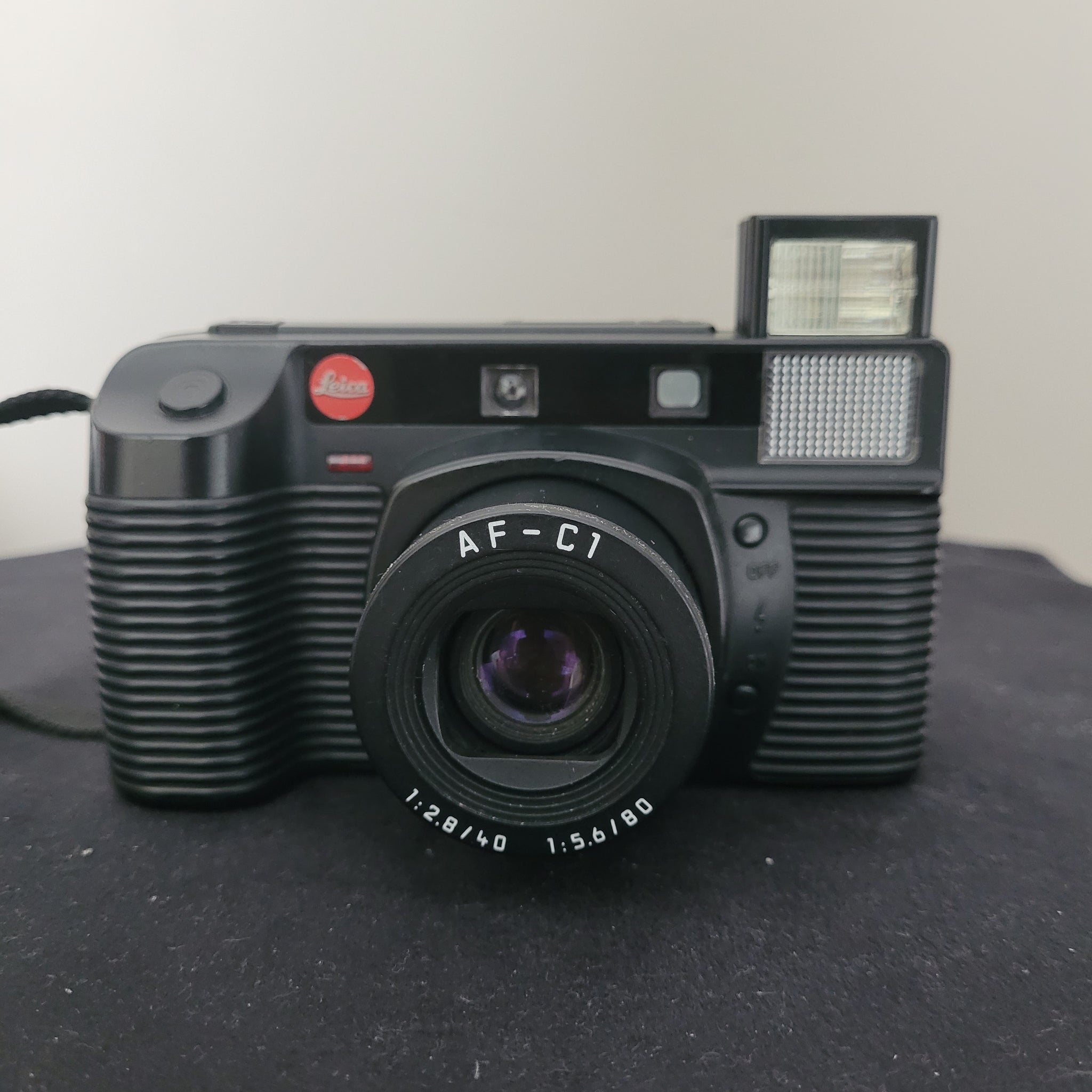 Produktpräsentationsvideo von Vintage Leica Analog Kamera AF-C1