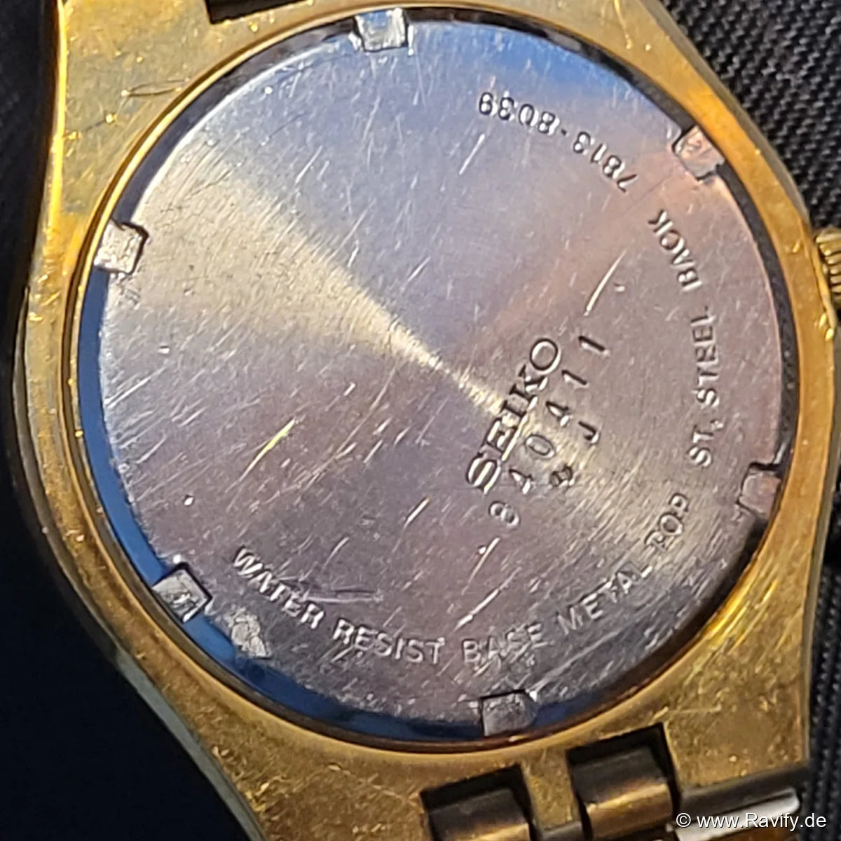 Klassische goldfarbene Seiko SQ Quartz Herrenuhr aus dem Jahr 1978 mit vergoldetem Gliederarmband und Tag-Datum-Anzeige.