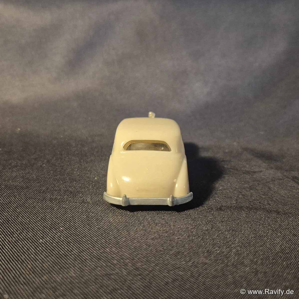 Siku V-Serie V1 Mercedes 300 Heckansicht mit Stoßstange