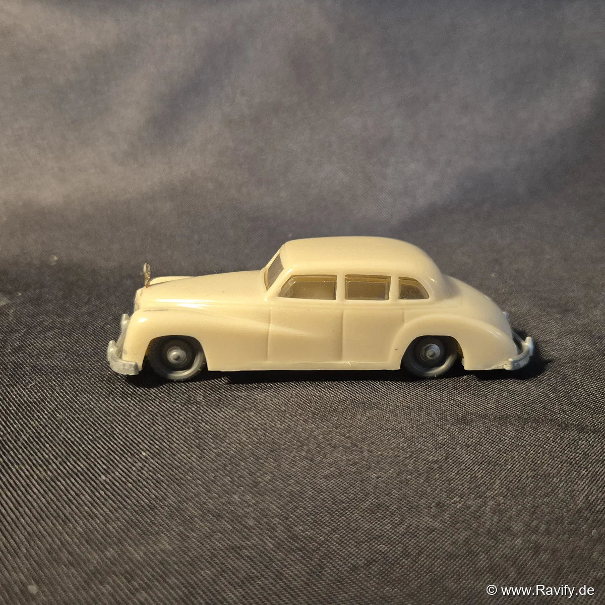 Siku V-Serie V1 Mercedes 300 Seitenansicht links