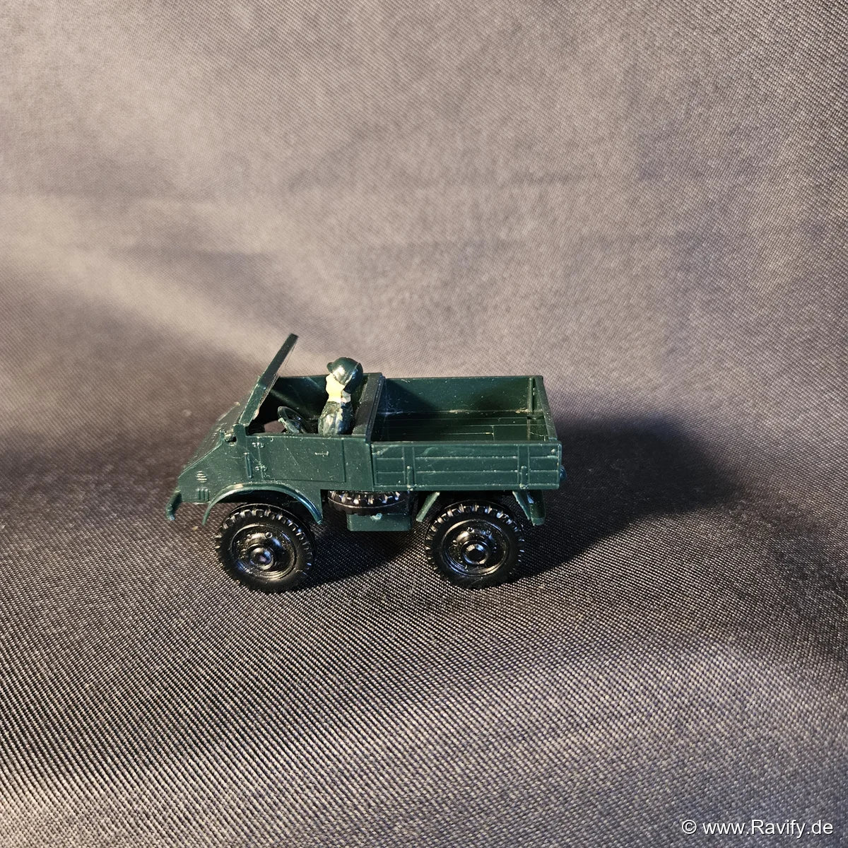 Siku V-Serie V108 Unimog Seitenansicht links