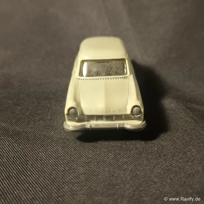 Siku V-Serie V144 Ford 17M Kombi Frontansicht mit Taunus-Schriftzug