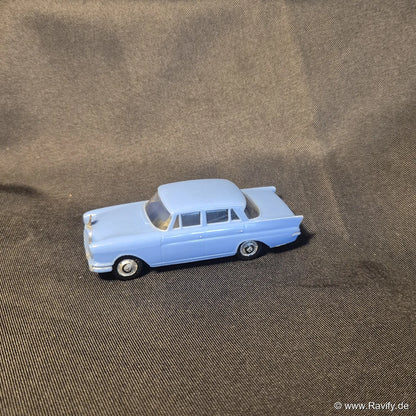 Siku V-Serie V146 Mercedes 220 S Heckflosse Limousine in Hellblau mit Kühlerstern