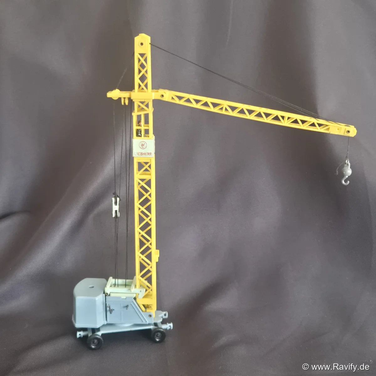 Siku V-Serie V159 Liebherr Turmdrehkran Form 4A im Maßstab 1:60 mit Ausleger und Kranhaken
