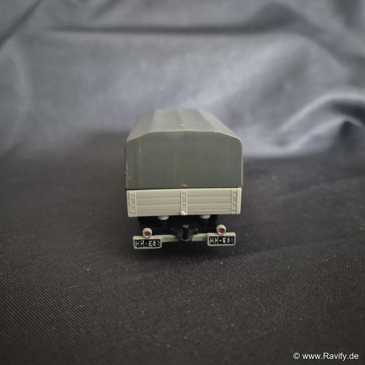 Siku V-Serie V168 Opel Blitz 1960 Heckansicht mit Rückleuchten und Hamburger Kennzeichen HH-E 61