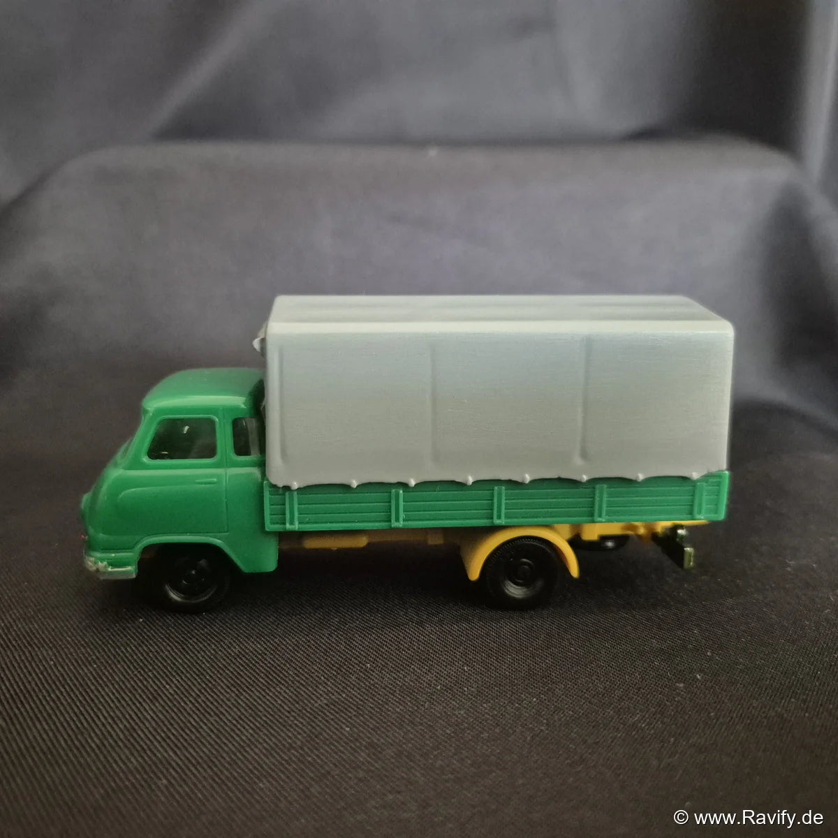 Siku V-Serie V175 Hanomag Markant 3t Seitenansicht links