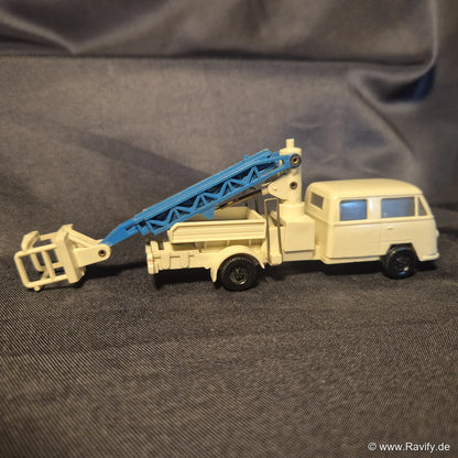 Siku V-Serie V184 Tempo-Matador Doppelkabine Seitenansicht rechts mit abgesenktem Hubarm
