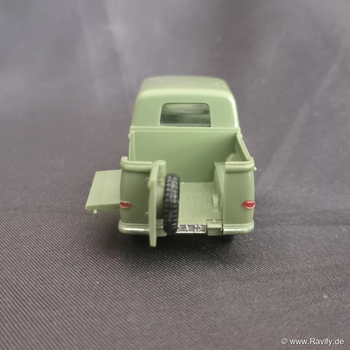 Siku V-Serie V205 Ford Taunus Transit Heckansicht mit geöffneter Ladebordwand und Ersatzrad