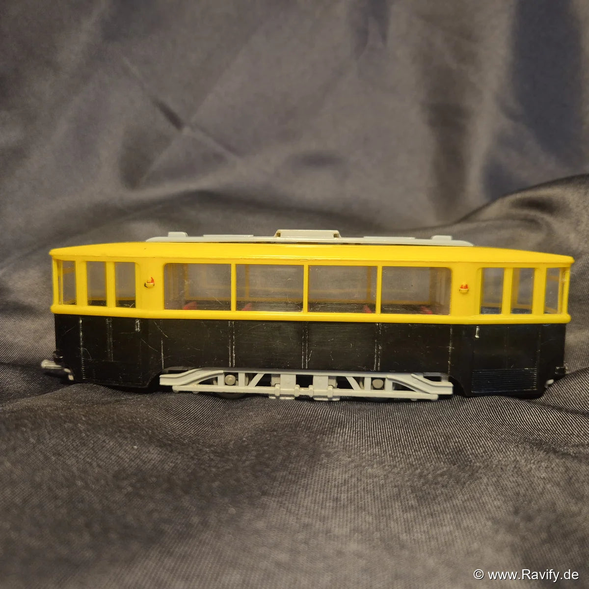 Siku V-Serie V40 Straßenbahn Seitenansicht Ansicht 1