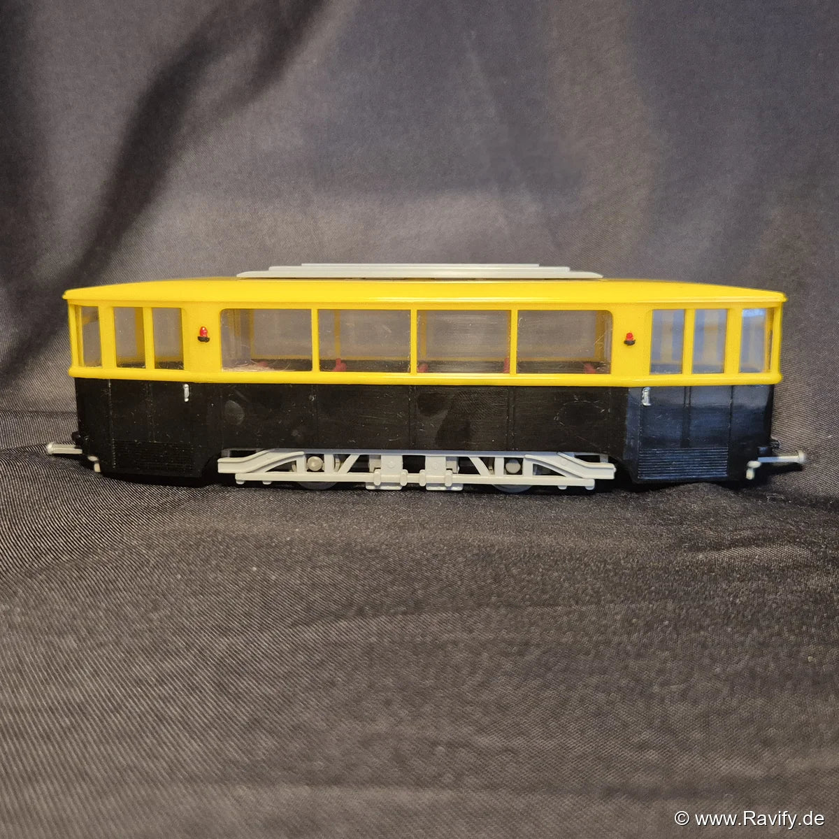 Siku V-Serie V40 Straßenbahn Seitenansicht links