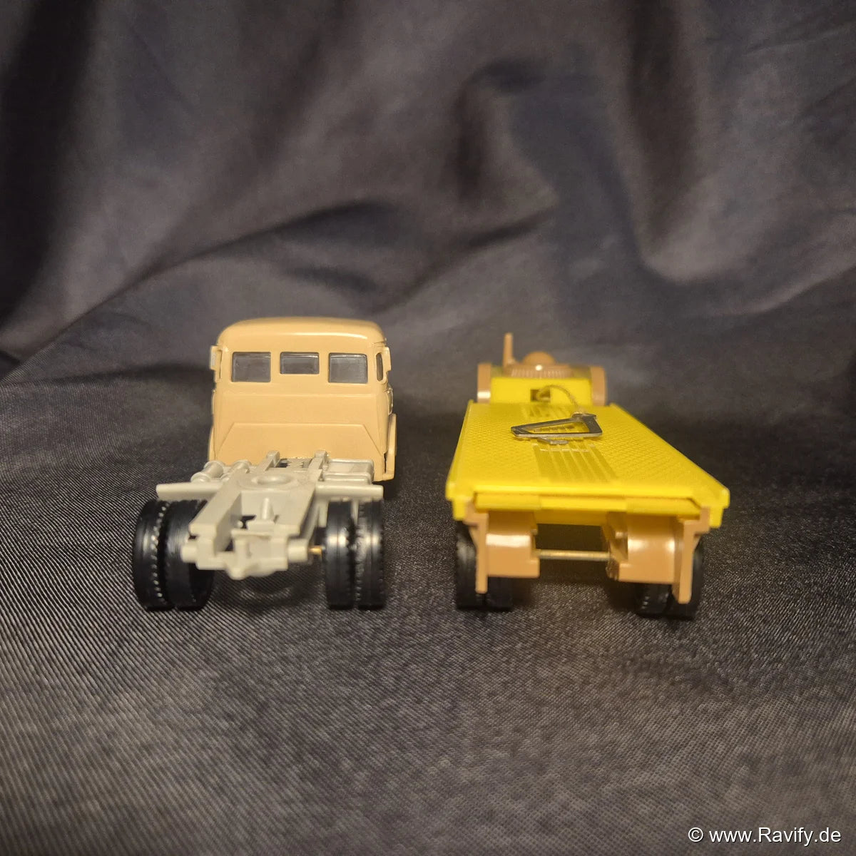 Siku V-Serie V43 Abschleppwagen mit Seilwinde Rückansicht Zugmaschine und Auflieger