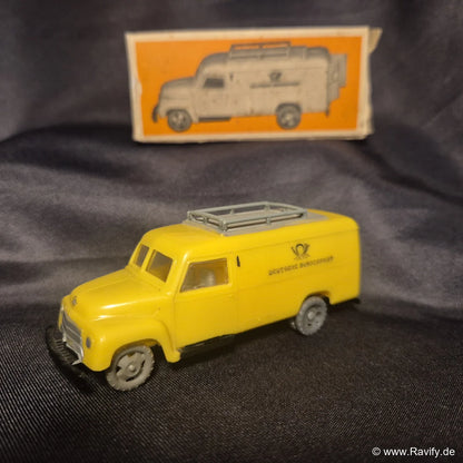 Siku V-Serie V70 Opel Blitz Postwagen in Gelb mit Posthorn-Aufdruck und Originalschachtel (OVP)