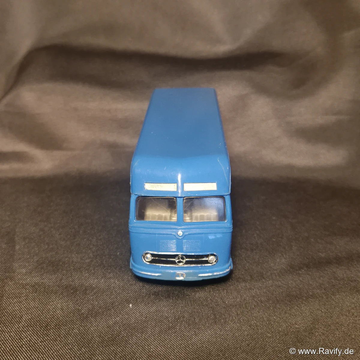 Siku V-Serie V97 Möbelwagen Express Frontansicht mit Mercedes-Stern Grill