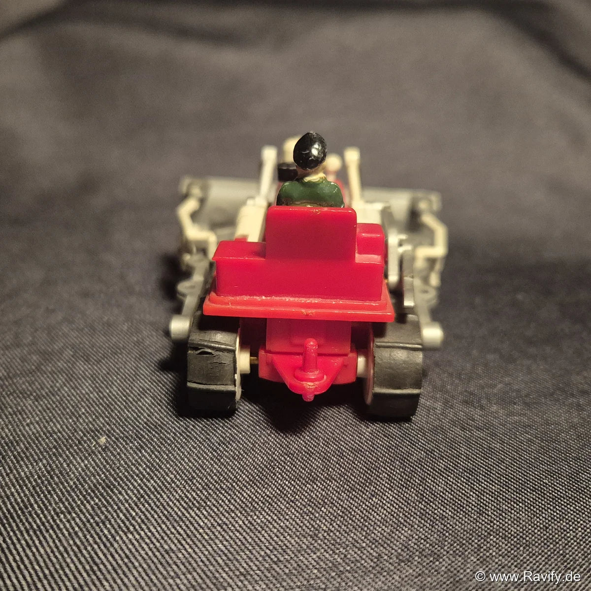 Siku V-Serie V99 Planierraupe Hanomag K 60 E Heckansicht mit eingesetzter Fahrerfigur