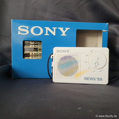 Sony ICF-1 Vintage Taschenradio NEWS 88 mit Originalverpackung. Gebraucht aber im Sammlerzustand. 