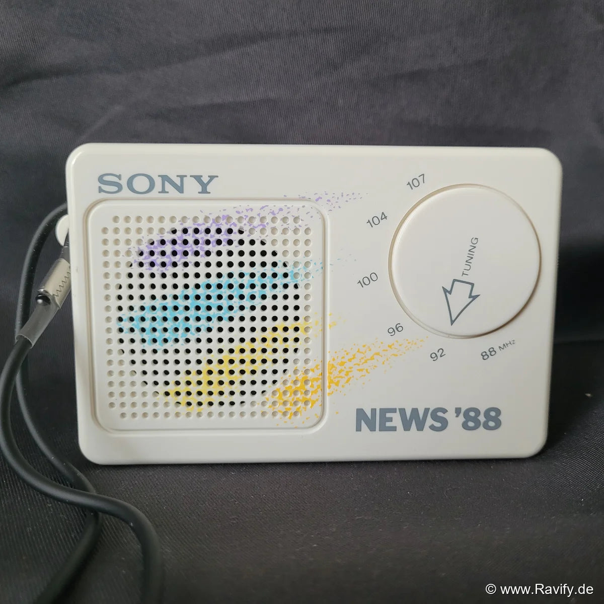 Sony ICF-1 Vintage Taschenradio NEWS 88 mit Originalverpackung. Gebraucht aber im Sammlerzustand. 