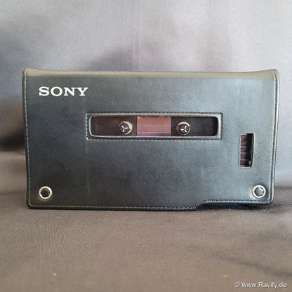 Sony Walkman WM-D6C Professional Kassetten-Recorder mit Schutzhülle und Tragegurt. Perfekt für Sammler oder ideal als Vintage-Geschenk.