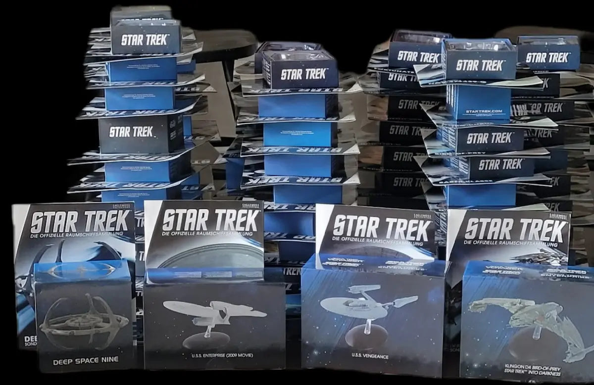 Übersicht der offiziellen Star Trek Raumschiffsammlung von Eaglemoss mit detaillierten Gusseisen-Modellen und den dazugehörigen Begleitheften.