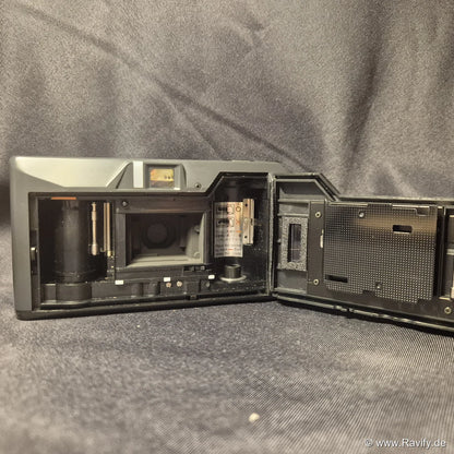 Yashica L AF analoge Kamera geöffneter Filmraum.