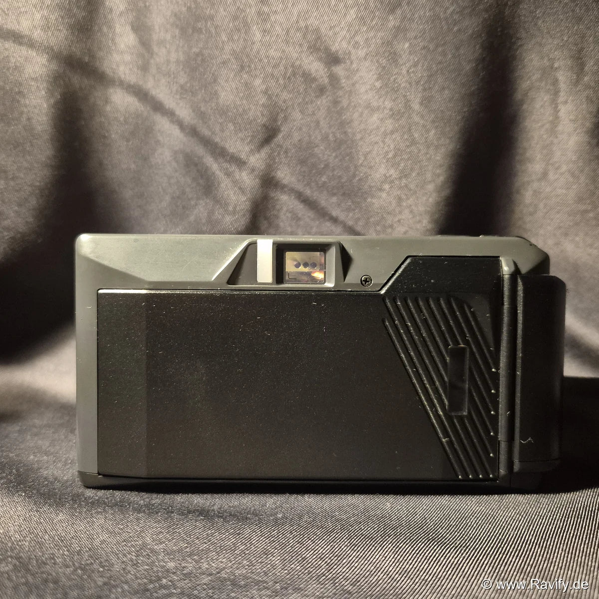 Yashica L AF analoge Kamera Rückseite mit Sucher.